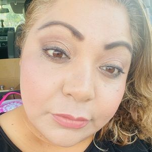 Meet your Posher, Angie